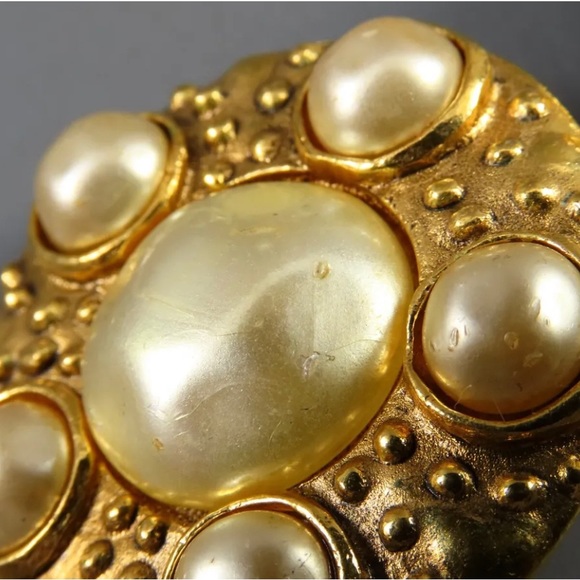 COCO CHANEL CLIP-ON EARRINGS Cream Faux Pearls - Picture 3 of 6